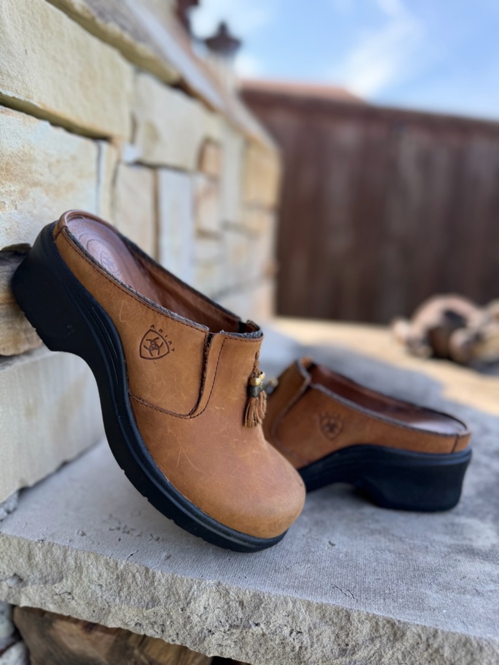 Ariat Mendocino Tan Leather Tassel Slip-On Clogs Sz- 7.5B. Y - Picture 9 of 12